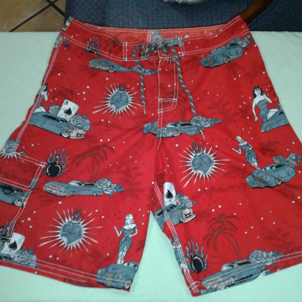 REDSAND Surf Board Shorts  Swim Trunks    Size 34'
